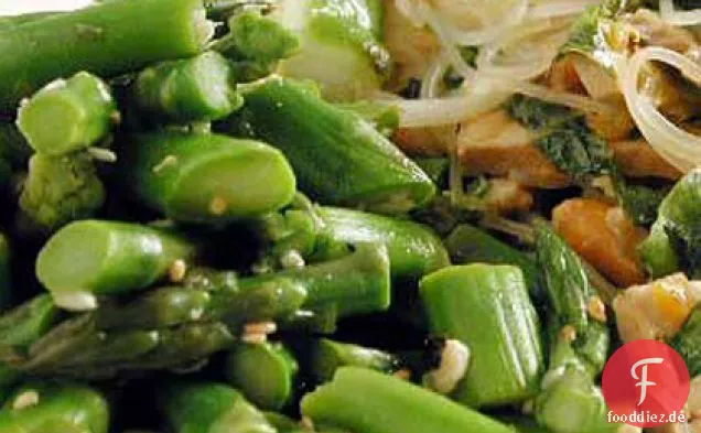 Spargel mit Ingwer-Vinaigrette