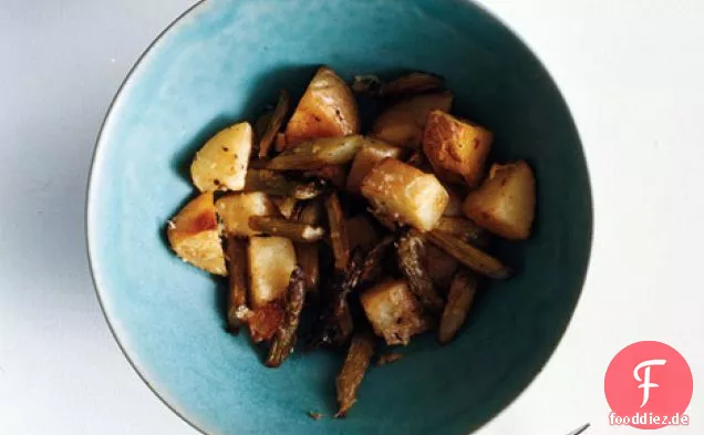 Bratkartoffeln und Spargel mit Parmesan