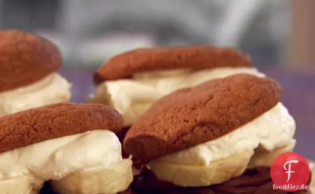 Sandwiches mit Erdnussbutter, Schokolade und Bananenkeksen