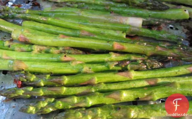 Knoblauch-zitroniger Spargel