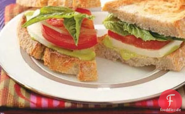 Frische Mozzarella-Basilikum-Sandwiches