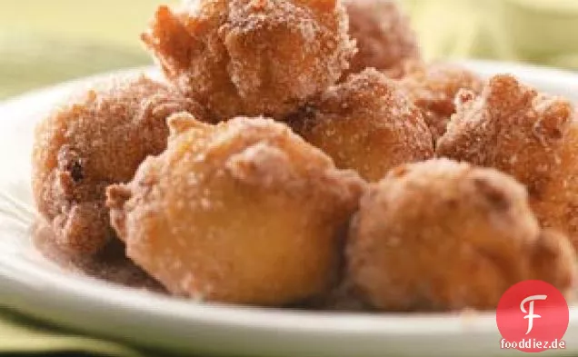 Zuckerhaltige Apfelkrapfen