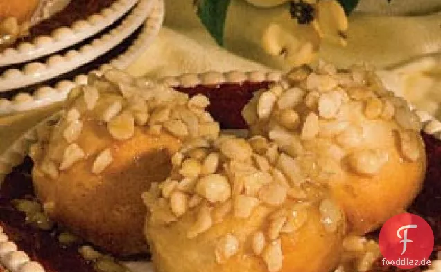 Macadamianuss-klebrige Brötchen