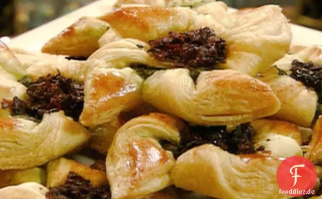 Blätterteig-Windräder gefüllt mit sonnengetrockneten Tomaten und Pesto