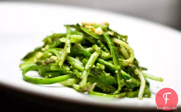 Spargel Linguine Mit Minze-Pesto