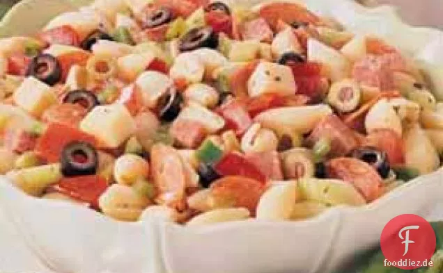Marinierter italienischer Nudelsalat