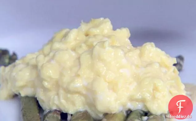 Gebratener Spargel mit Rührei