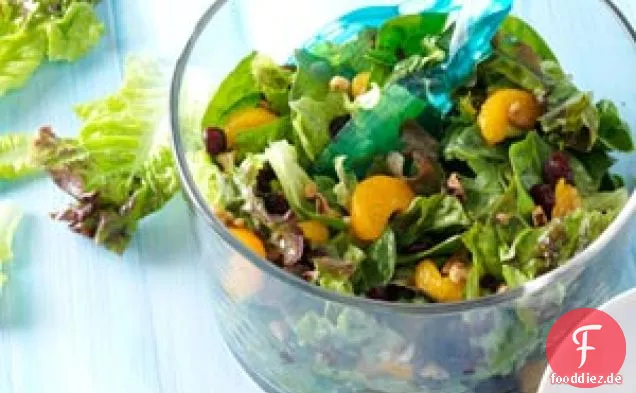 Cranberry-Mandarinensalat mit Walnussvinaigrette