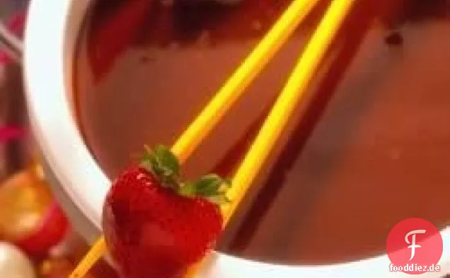 Zartes Milchschokoladenfondue