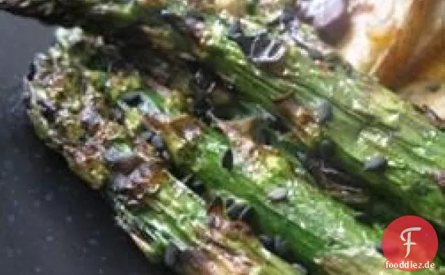 Gegrillter Soja-Sesam-Spargel