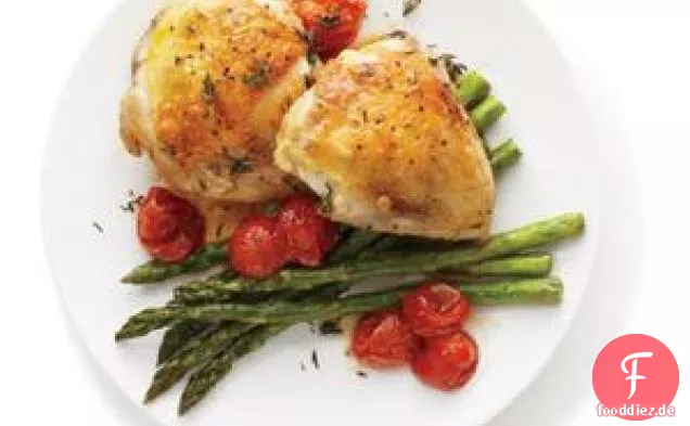 Gebratenes Huhn mit Spargel