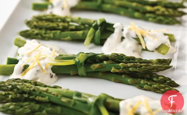 Cremiger Zitrus-Schnittlauch-Spargel