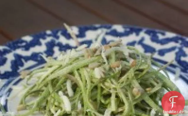 Rasierter Spargelsalat