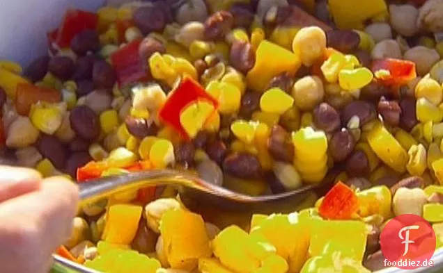 Mais- und Schwarzbohnensalat mit Basilikum-Limetten-Vinaigrette