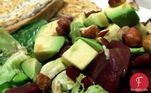 Avocado-Rüben-Rucola-Salat mit Chevre Tartine