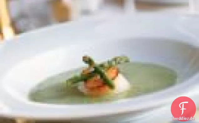 Cremige Spargelsuppe mit gebratenen Jakobsmuscheln