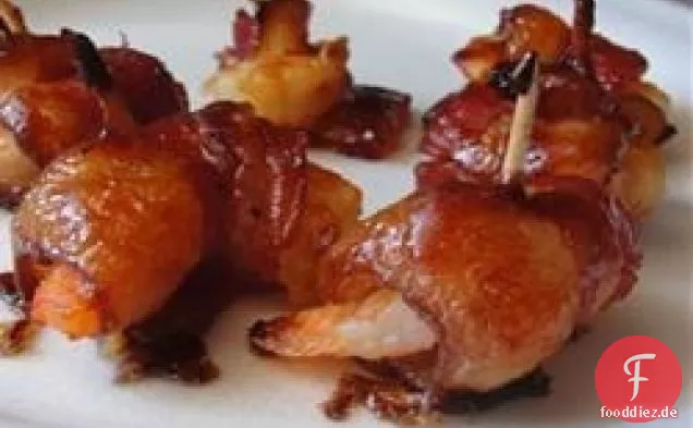 Mit Speck umwickelte Grillgarnelen