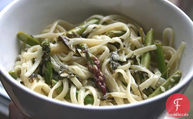 Spargel, Weißwein Und Crème Fraîche Linguini