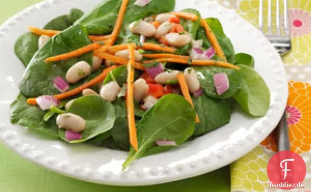 Salate mit weißen Bohnen und Spinat