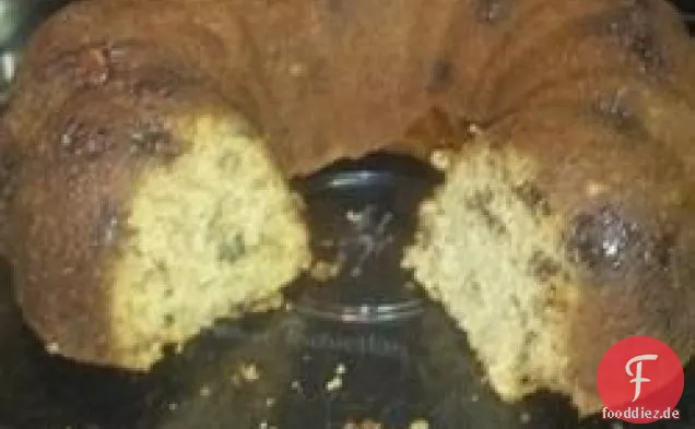 Bananen-Walnuss-Schokoladen-Chip-Bundt-Kuchen (Version mit niedrigerem Zuckergehalt)