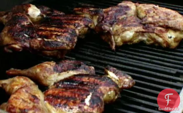 Gegrilltes Hähnchen mit Rosmarin-Ziegeln