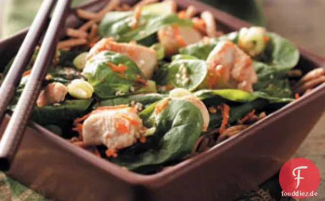 Asiatischer Spinat-Hähnchen-Salat