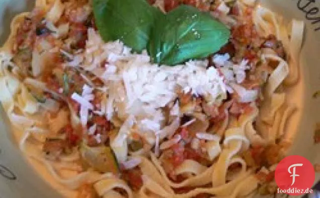 Pasta mit Jakobsmuscheln, Zucchini und Tomaten