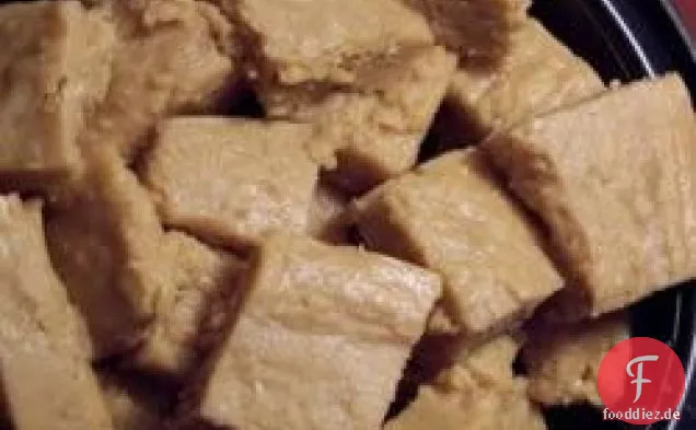 Einfacher veganer Erdnussbutter-Fudge