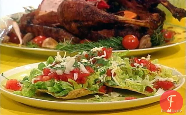 Ein Salat mit Crunch und Substanz: Bohnen-Gemüse-Tostadas