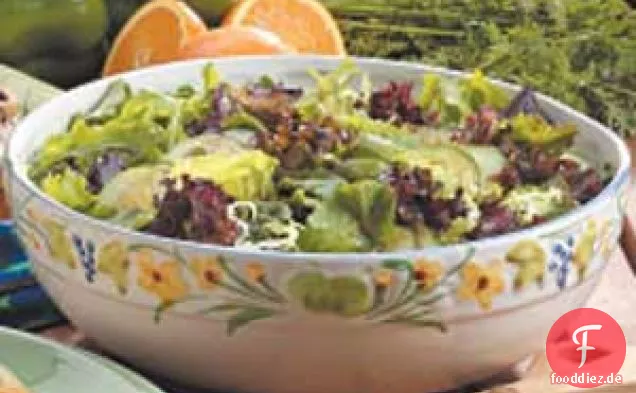 Sonnenblumengewürfelter Salat