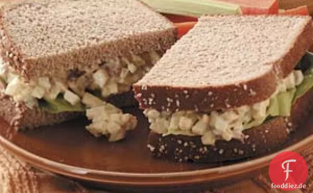 Sandwich mit Speck und Eiersalat