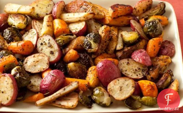 Bratkartoffeln, Karotten, Pastinaken und Rosenkohl