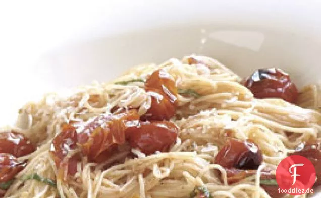 Garlicky Engelshaar mit Traubentomaten