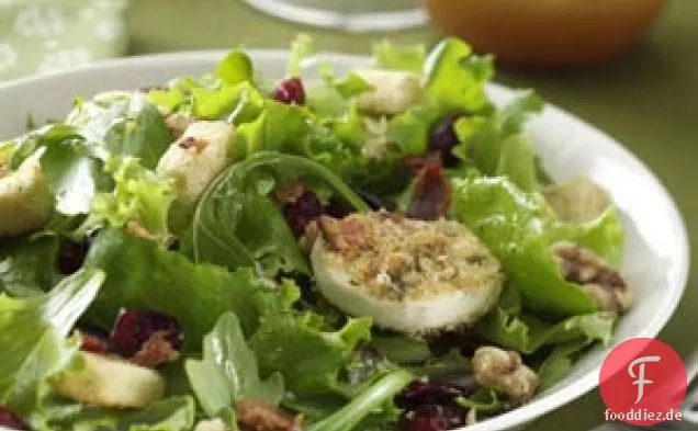 Grüner Salat mit gebackenem Ziegenkäse