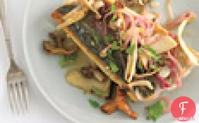 Geprägte Makrele und Pilz Escabeche