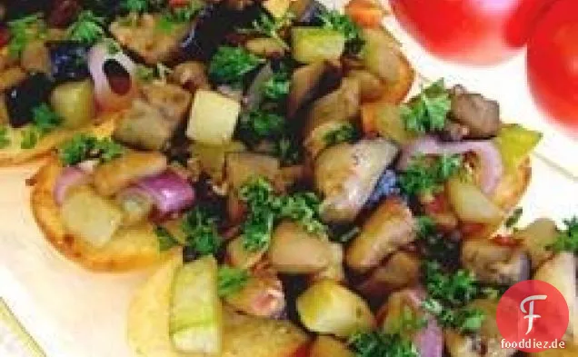 Veggie Delight auf Knoblauchbrot