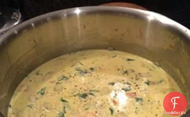 Cremige Hühnchen-Gnocchi-Suppe