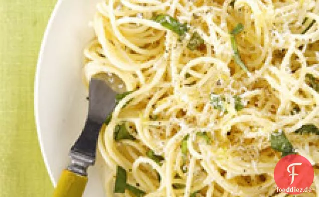 Spaghetti Mit Knoblauch Und Chile