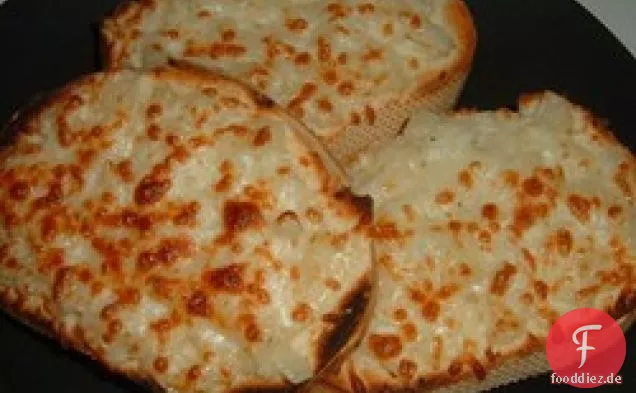 Käse-Zwiebel-Knoblauch-Brot
