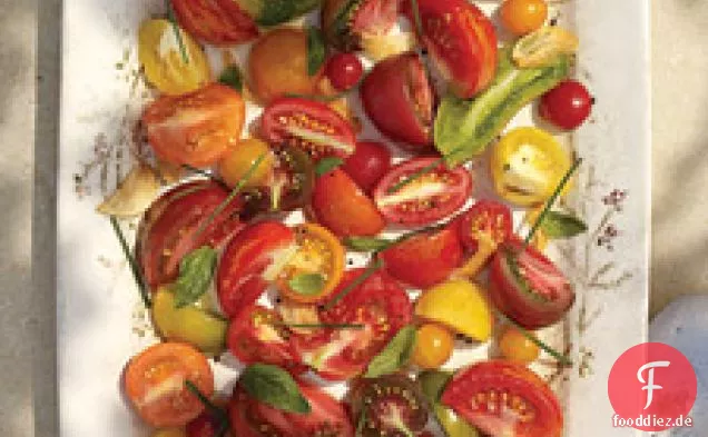 Erbstück Tomatensalat mit Knoblauchöl
