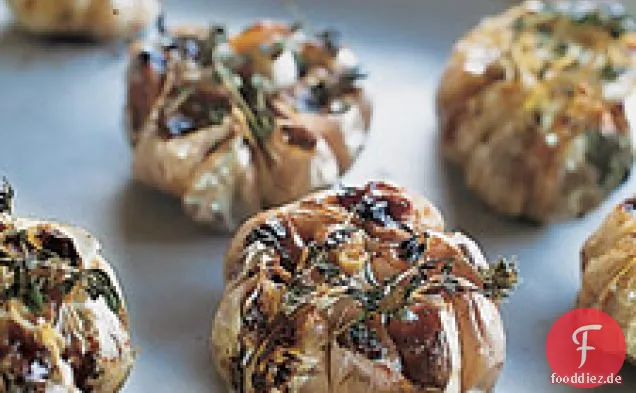 Gerösteter Knoblauch, Salbei und Wurstfüllung