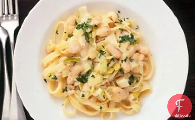 Fettuccine Mit Lauch Und Weißen Bohnen