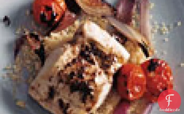 Mahimahi mit Verkohlten Zwiebeln, Tomaten und Tapenade-Vinaigrette