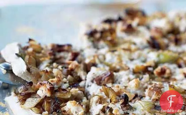 Lauch, Ricotta und Walnuss-Pizza