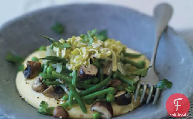 Polenta mit grünen Bohnen, Pilzen, Erbsen und Lauch