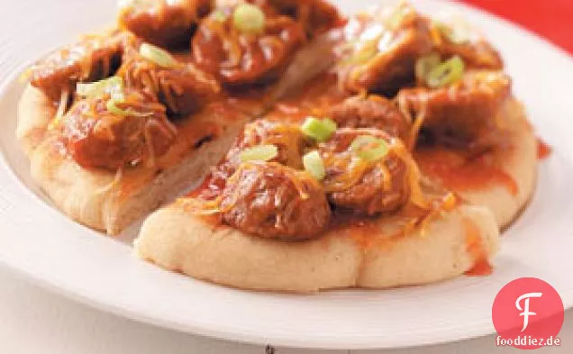 Gegrillte BBQ-Fleischbällchen-Pizzas