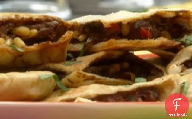 Mit Fleisch gefüllte libanesische Pitas (Arayes)