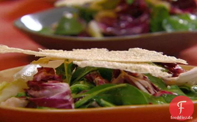 Tri-Colore-Salat mit Frico-Crackern und Caesar