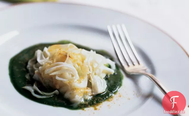 Süße Zwiebeln mit Curry und Petersilie Coulis