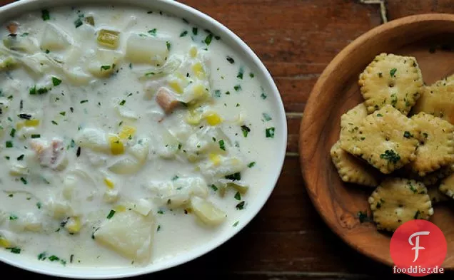 Drei Zwiebel Chowder mit Parsleyed Oyster Cracker